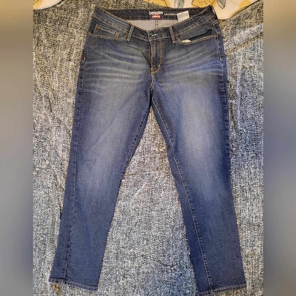 Levi's Modern Skinny Jeans (Women's)